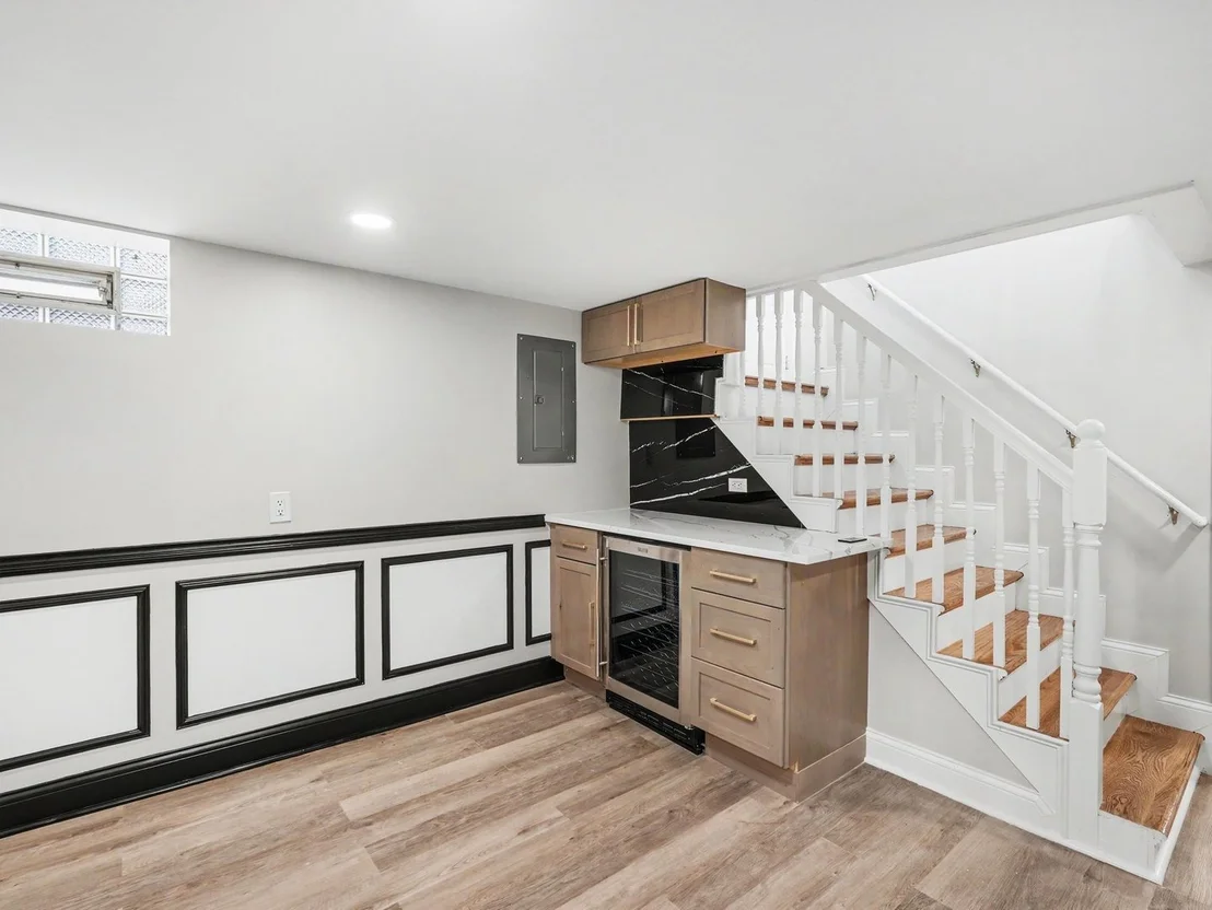 Photo of 1650 Cedar Road