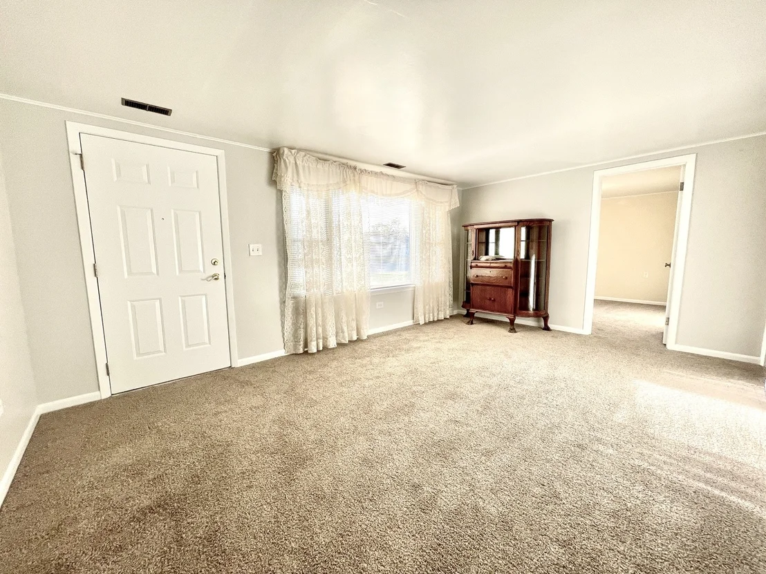 Photo of 296 N Levasseur Avenue
