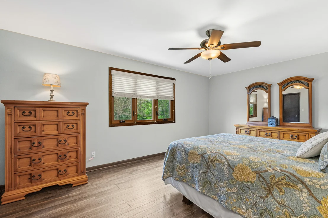 Photo of 1107 VALLEY Lane