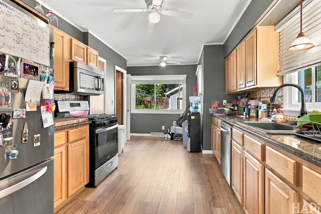 Photo of 1617 N Riverside Drive
