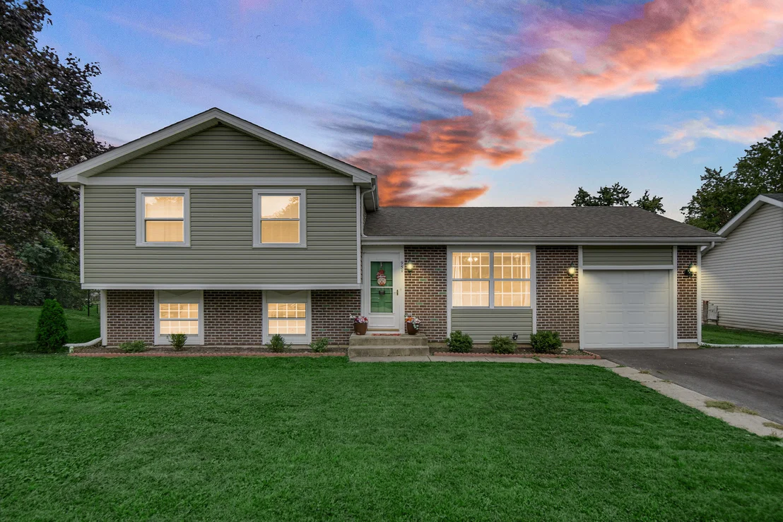 Photo of 951 SURF Court