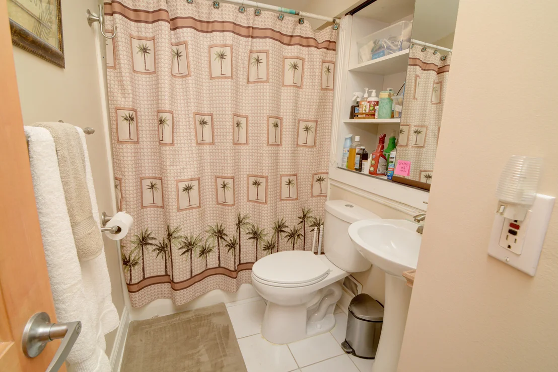 Photo of 1627 Riverside Avenue