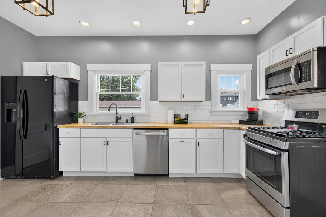 Photo of 1456 Birchlawn Place