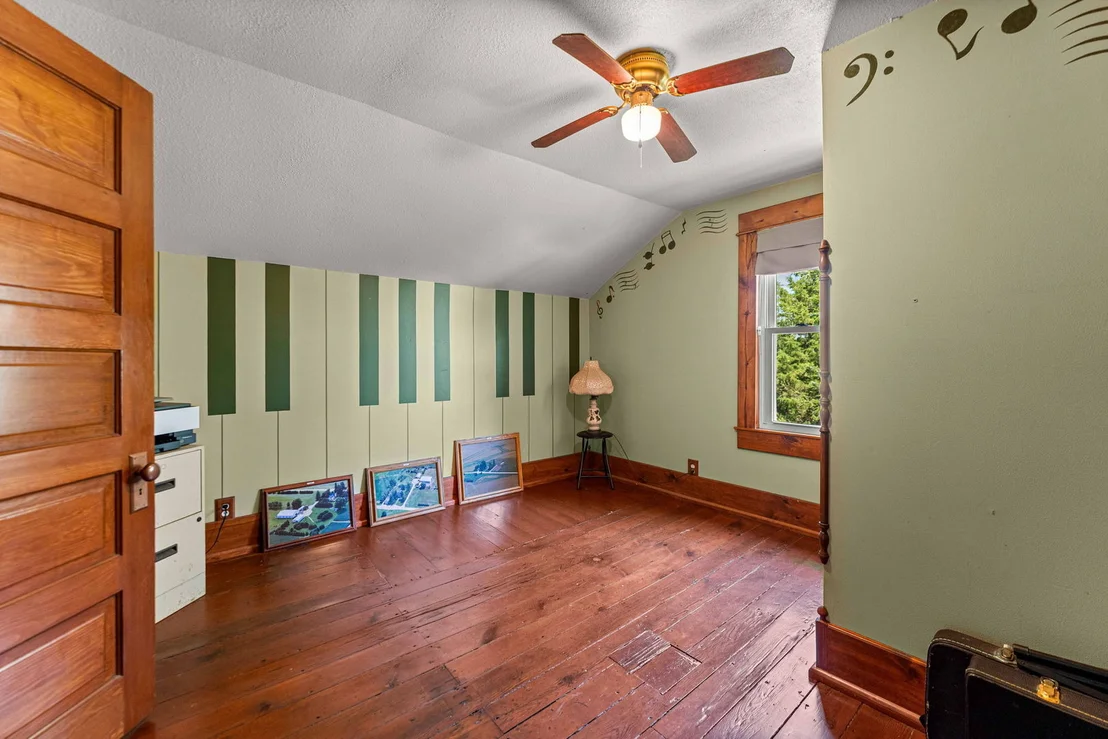 Photo of 1392 RED BRICK Road