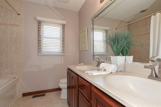 Photo of 614 Applegate Lane