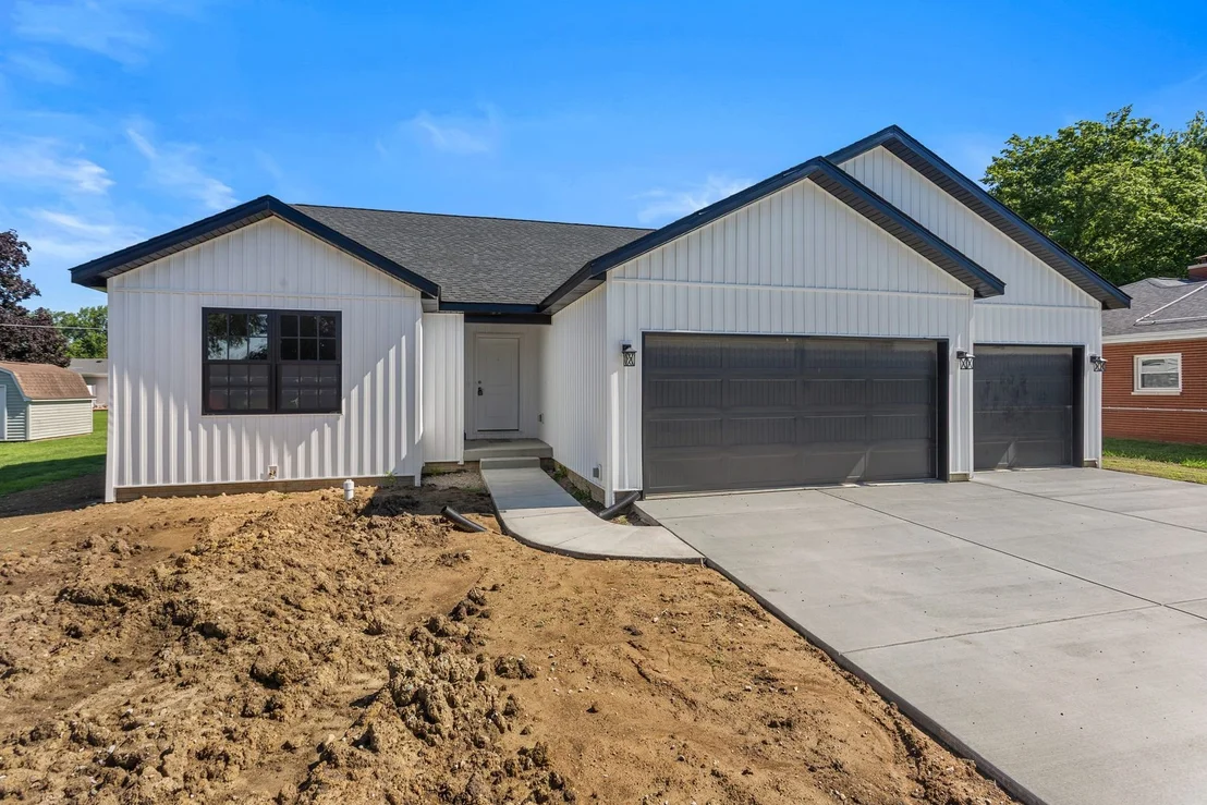 Photo of 202 W Evergreen Drive