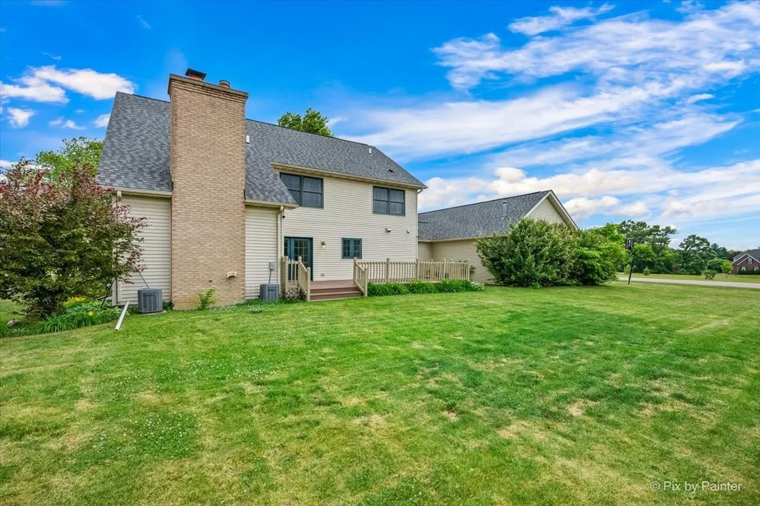 Photo of 810 Woodridge Trail