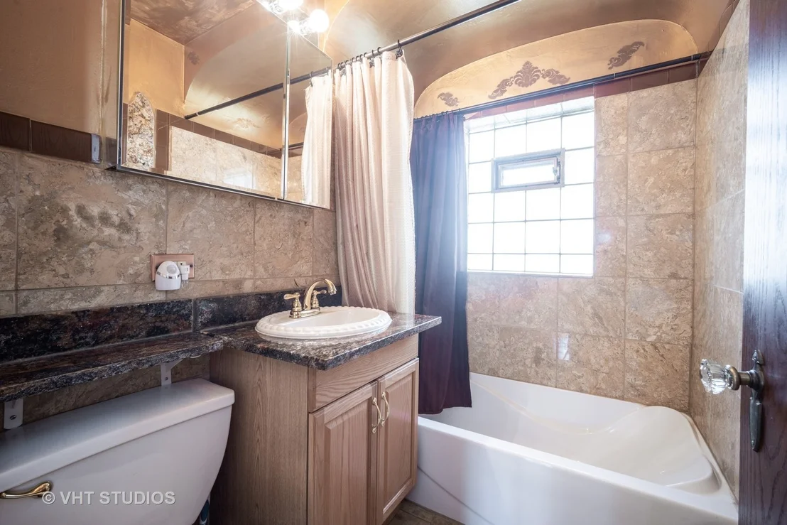 Photo of 827 Rose Avenue