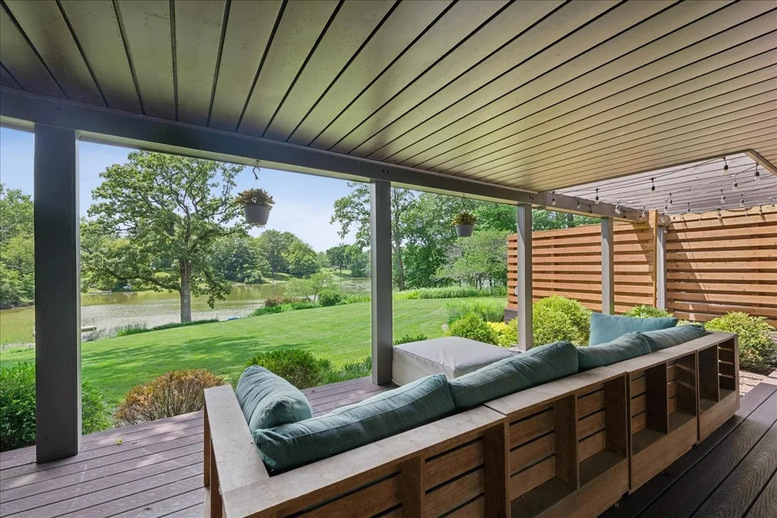 Photo of 83 Lakeview Parkway