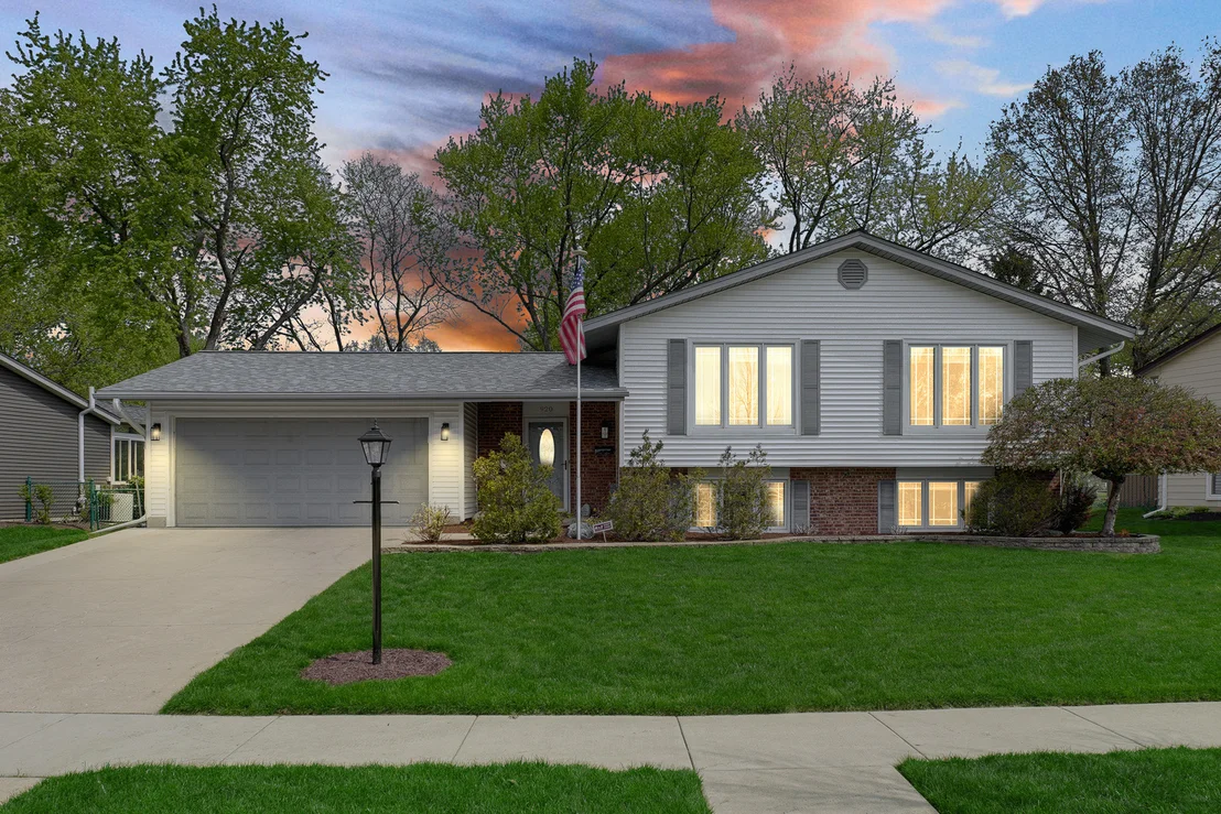 Photo of 920 Harrison Lane