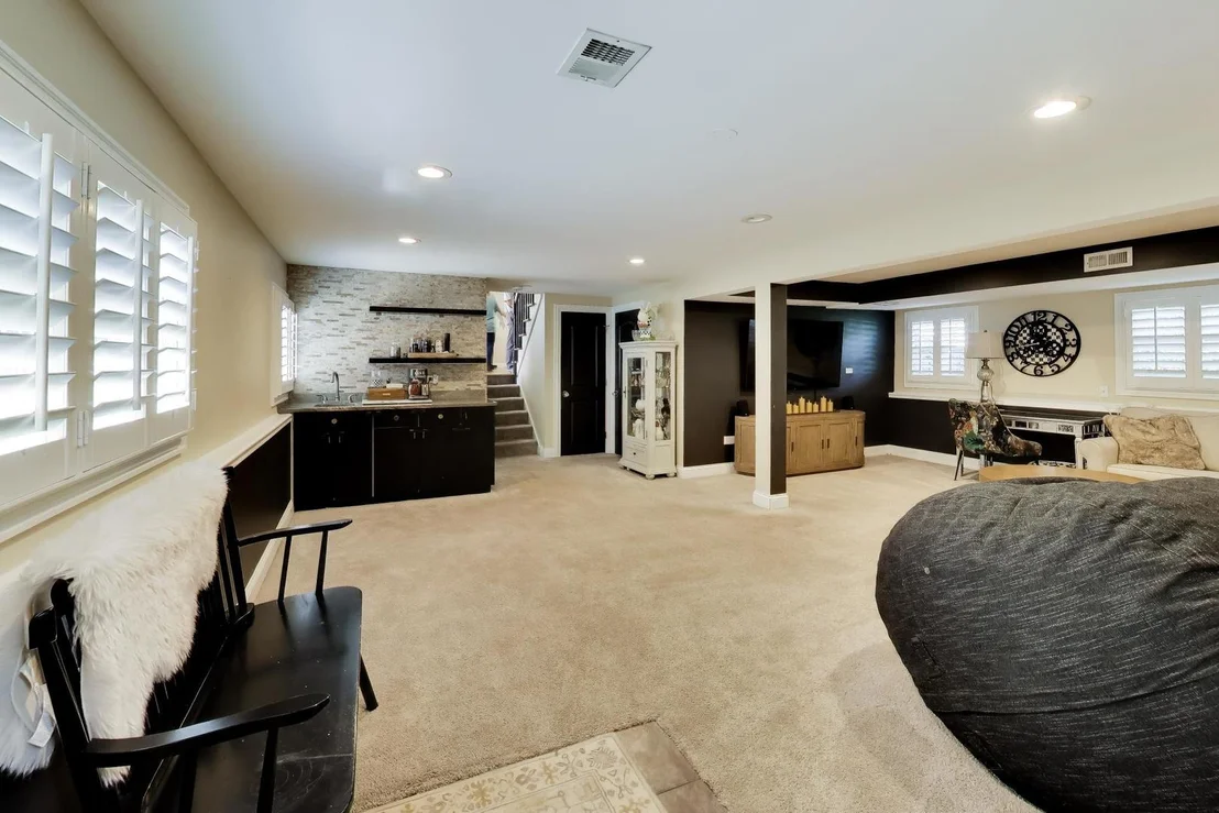 Photo of 116 W Central Road
