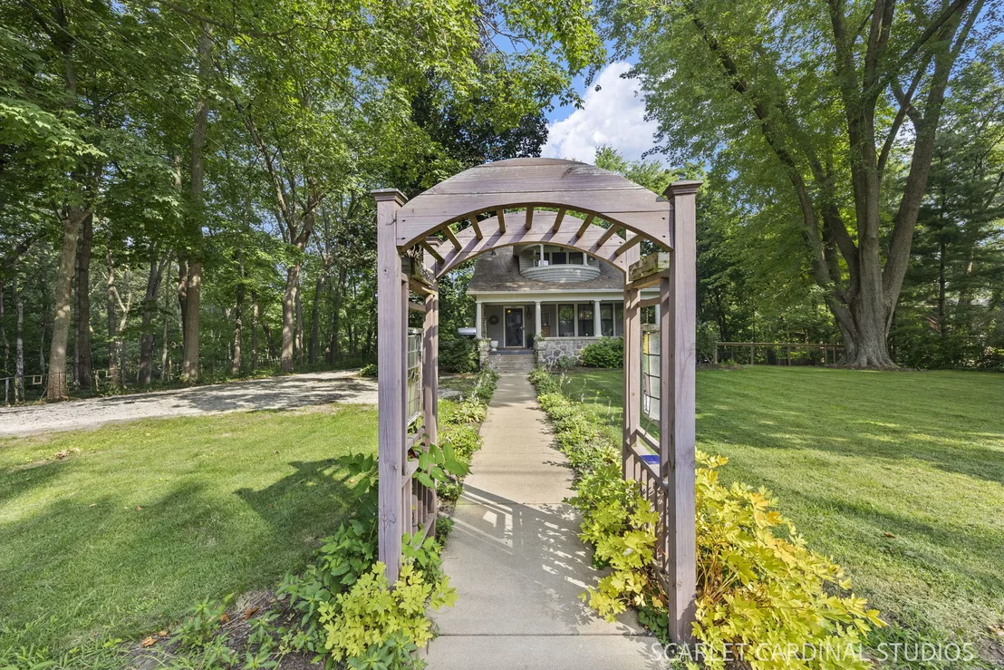 Photo of 453 Main Street