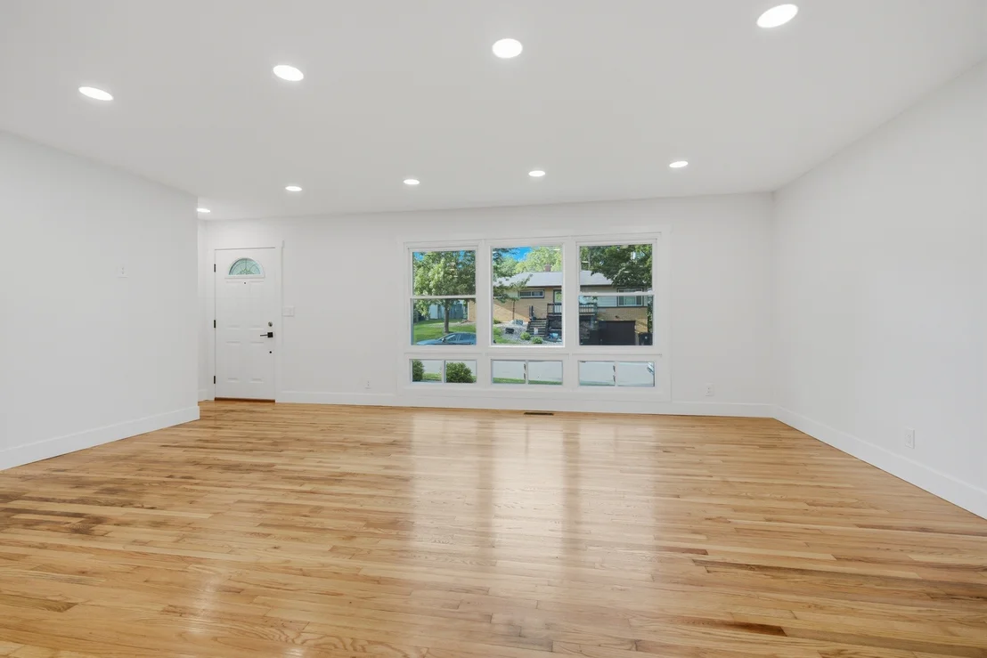 Photo of 1401 Searle Drive