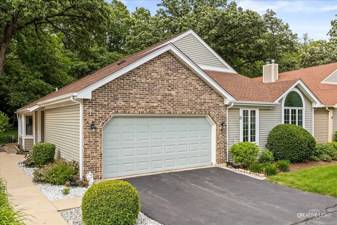Photo of 17 White Oak Lane