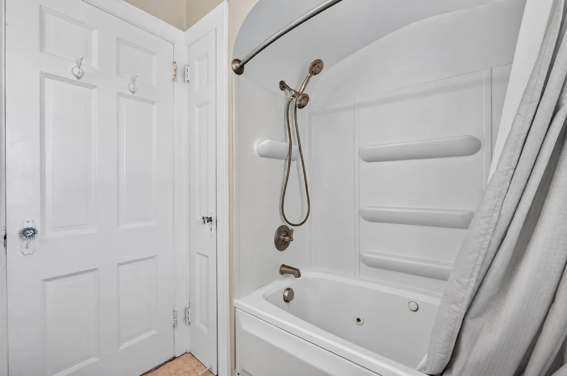 Photo of 345 Rolfe Road