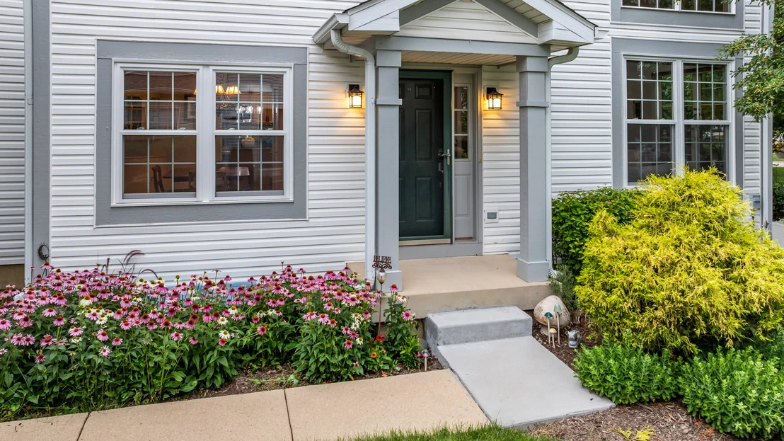 Photo of 1292 Horseshoe Lane