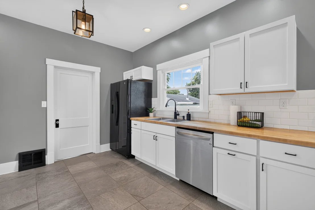 Photo of 1456 Birchlawn Place