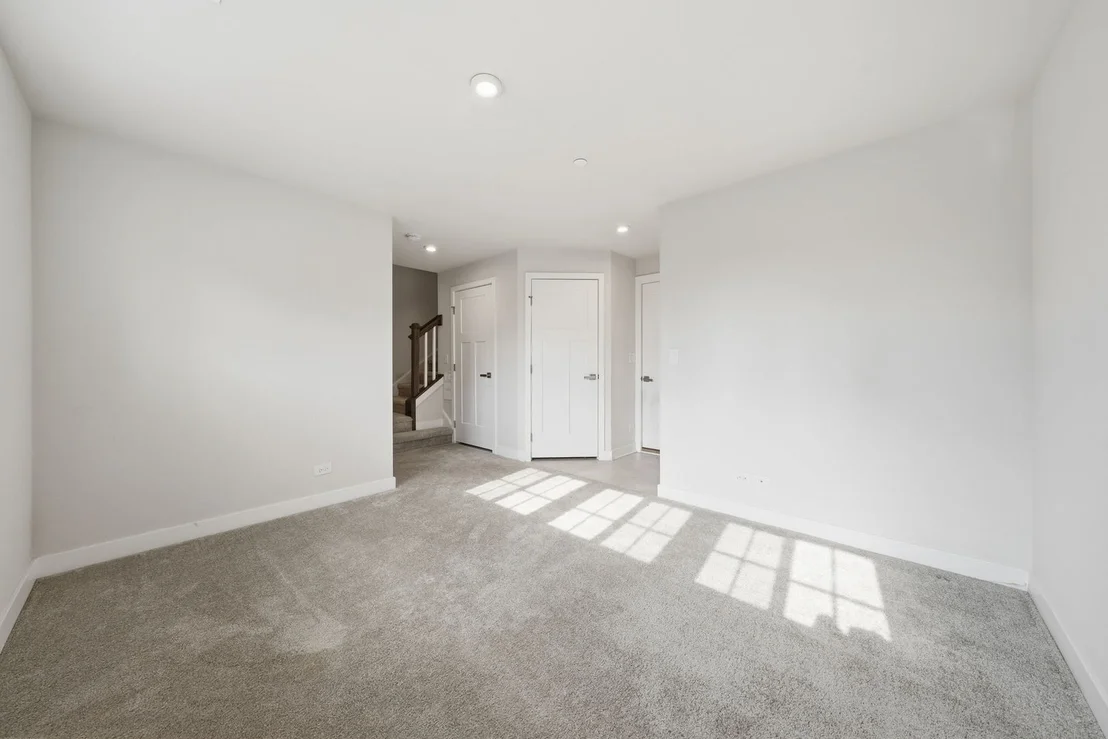 Photo of 72 Nicholas Drive E