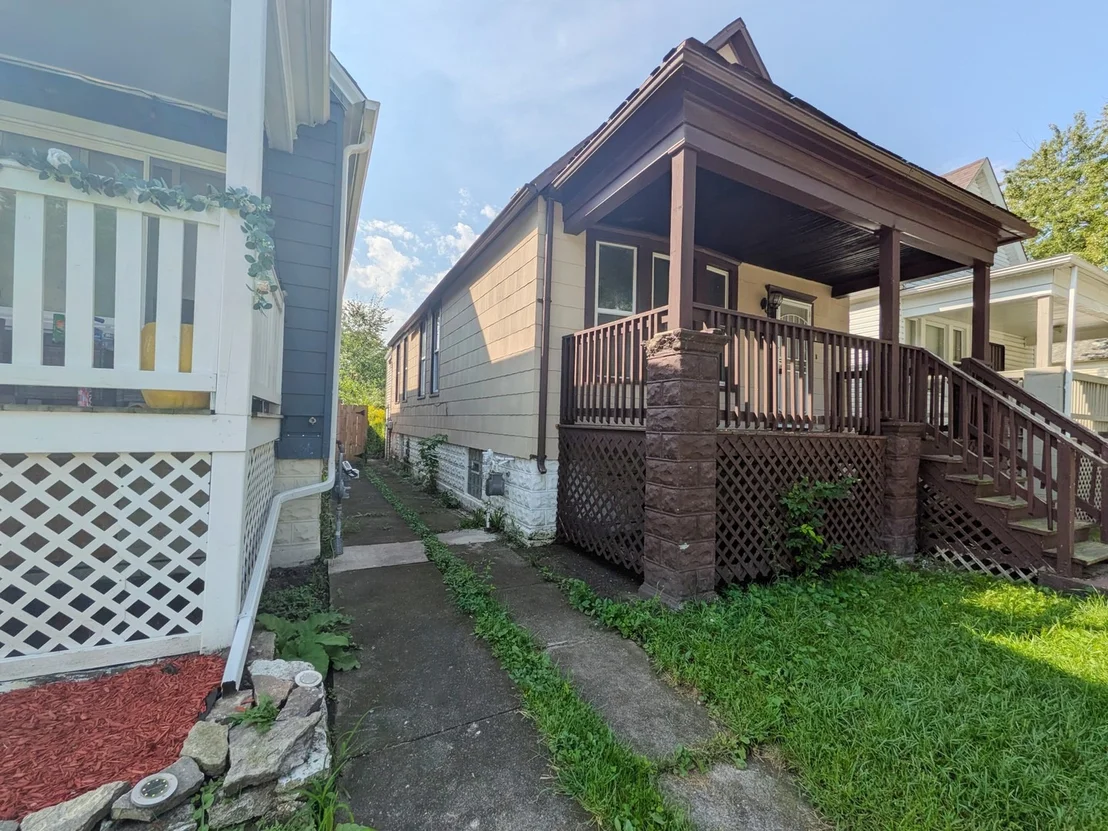 Photo of 215 W 112th Place