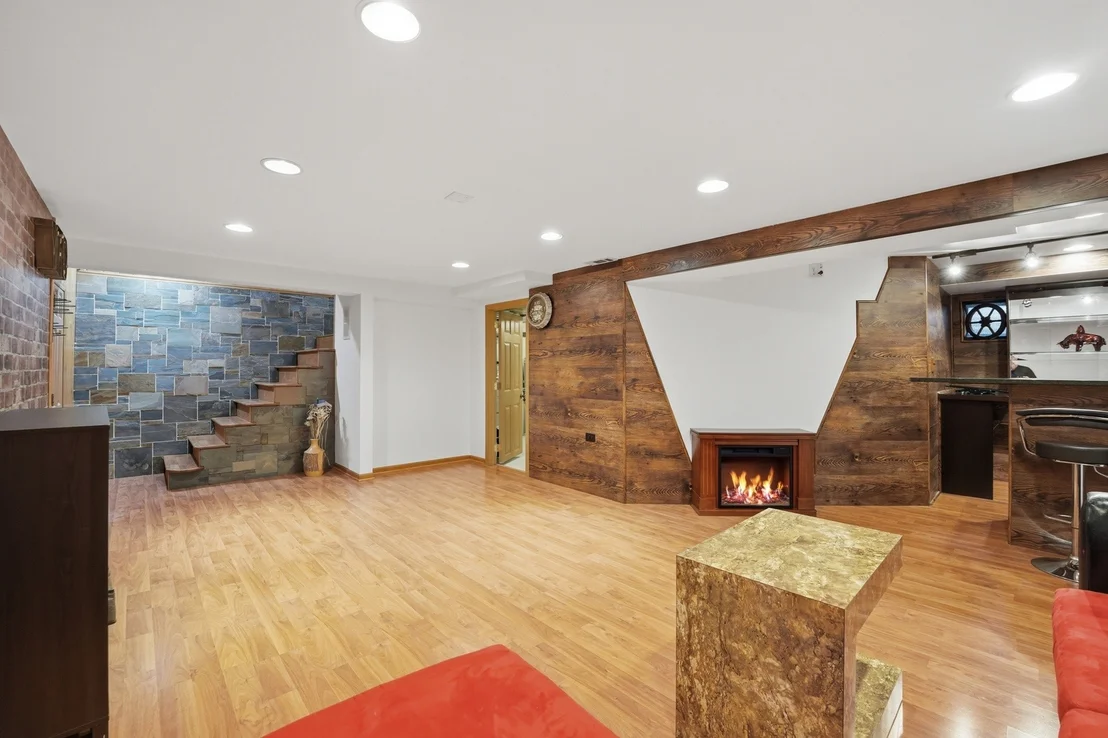 Photo of 710 Bayside Court
