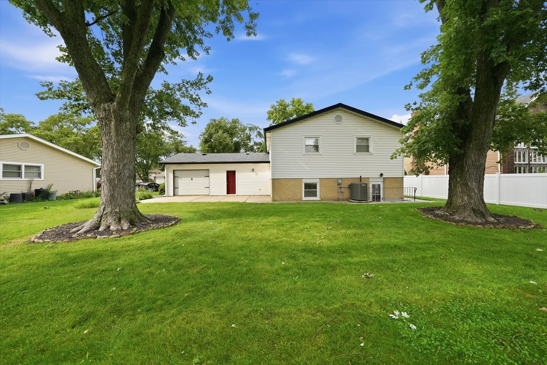 Photo of 1025 Belair Drive