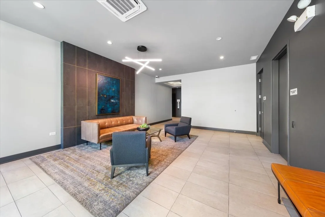 Photo of Unit 206 at 6 N Bishop Street