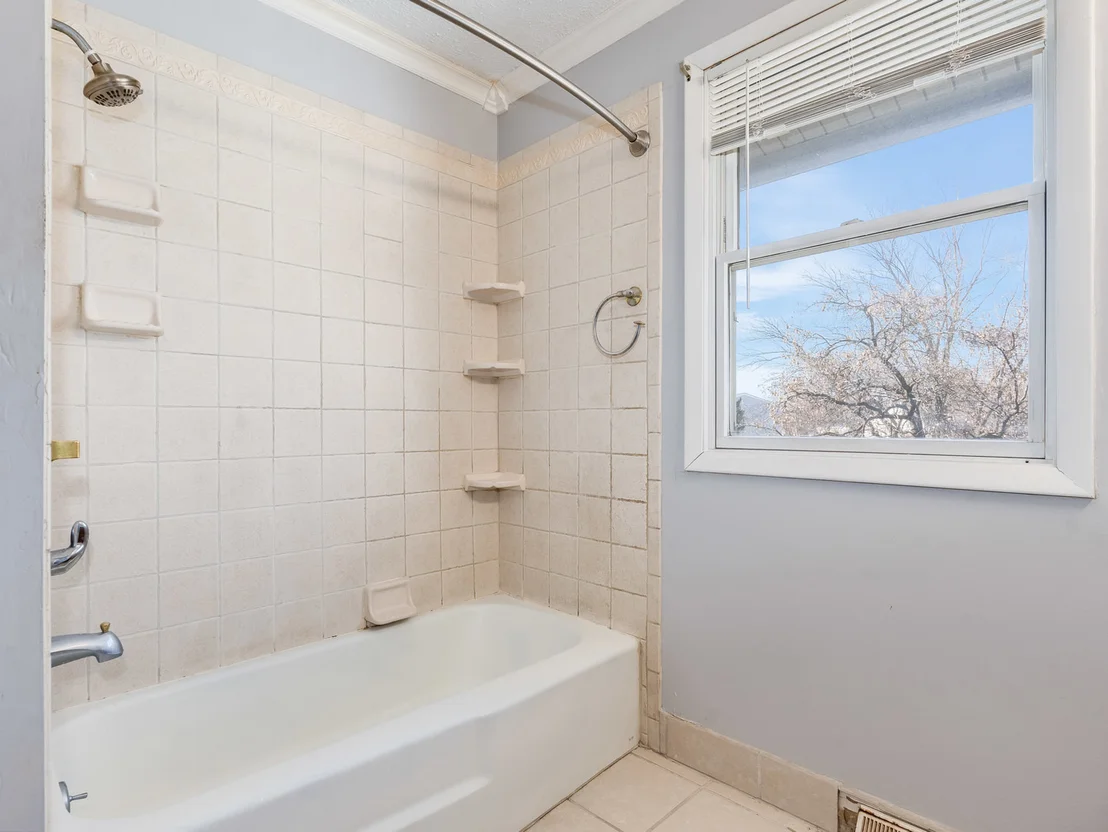 Photo of 555 Monroe Road