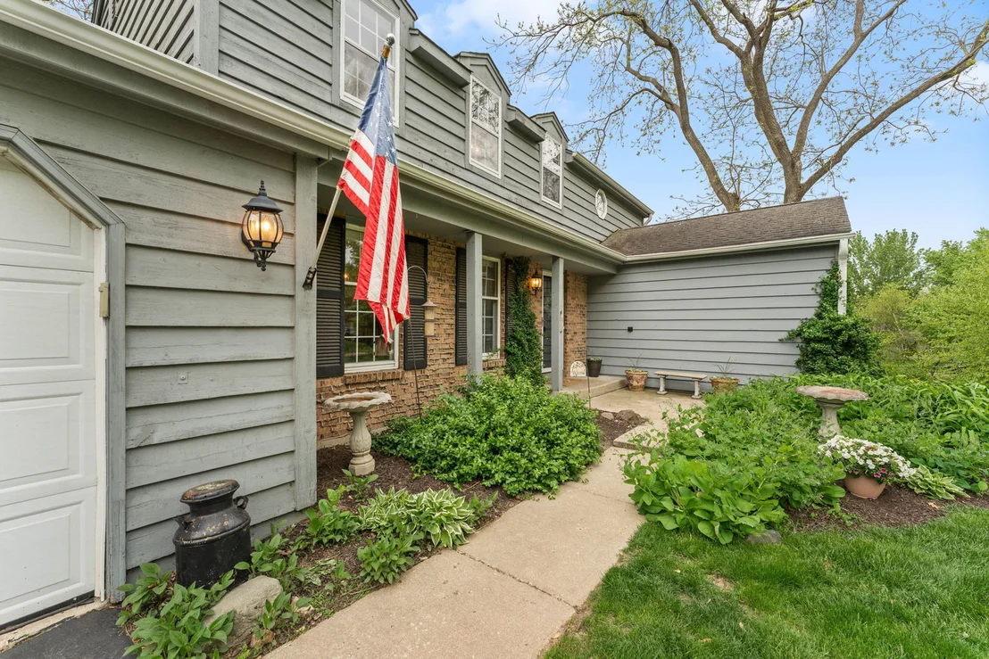 Photo of 635 Oakview Drive