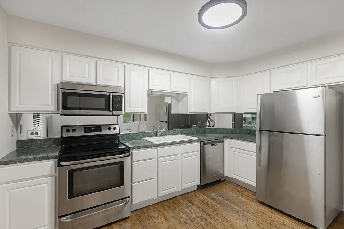 Photo of 488 White Oak Lane