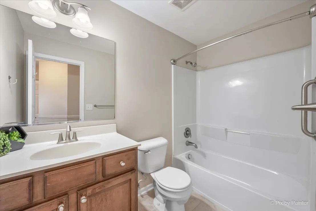 Photo of 1671 Maple Avenue