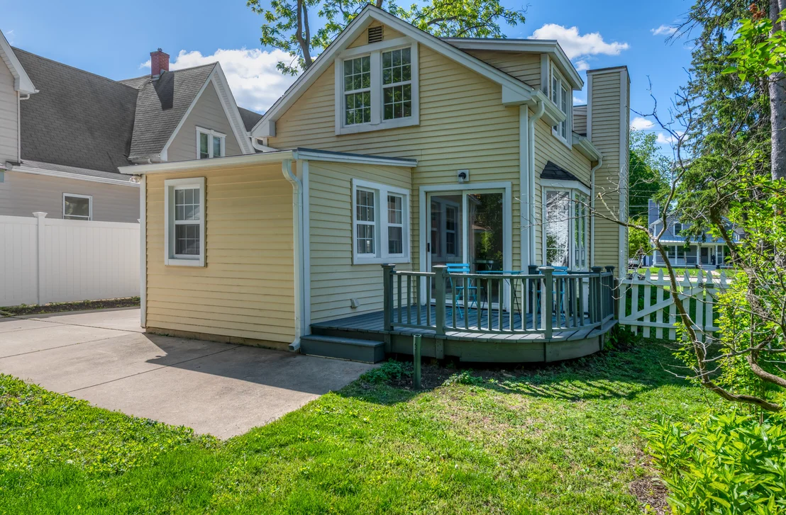 Photo of 345 Main Street