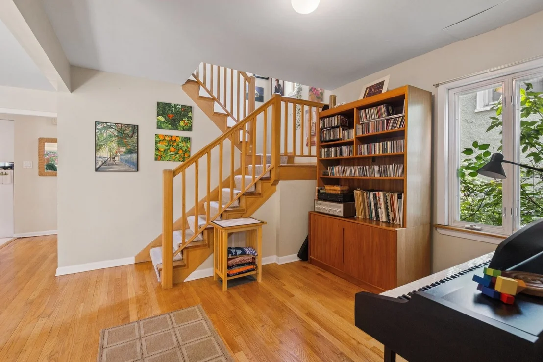 Photo of 2149 Hartrey Avenue
