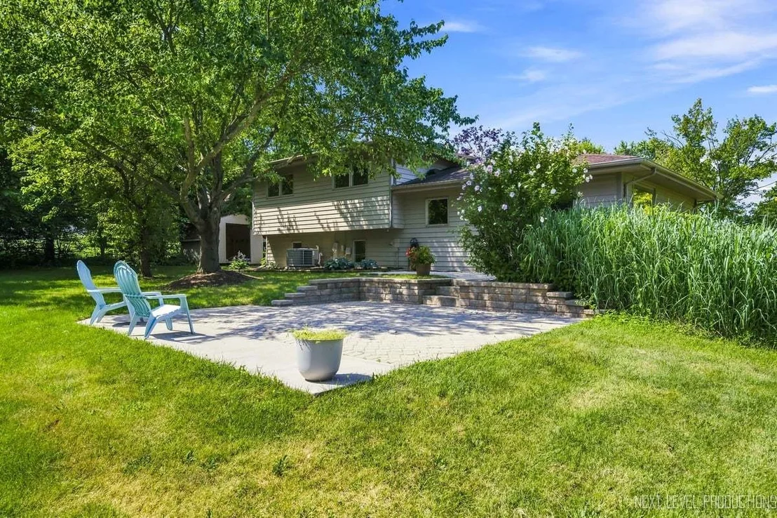 Photo of 4N849 White Pine Lane