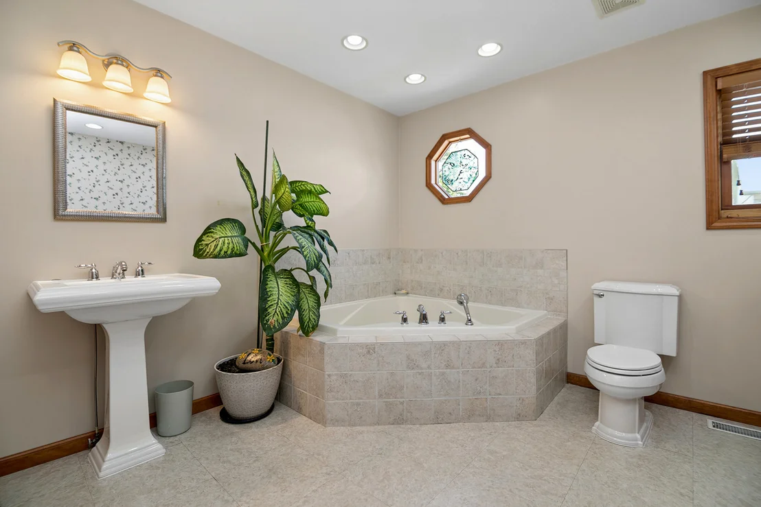 Photo of 125 W 1st Avenue
