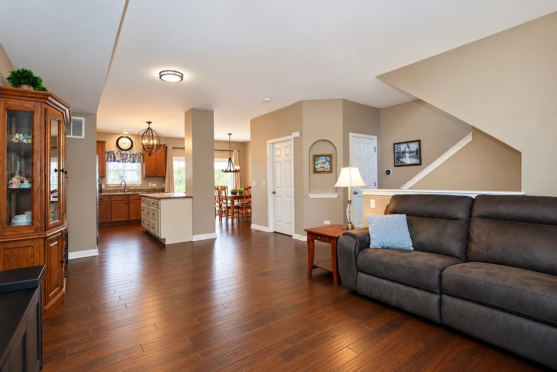 Photo of 142 Lakeshore Drive
