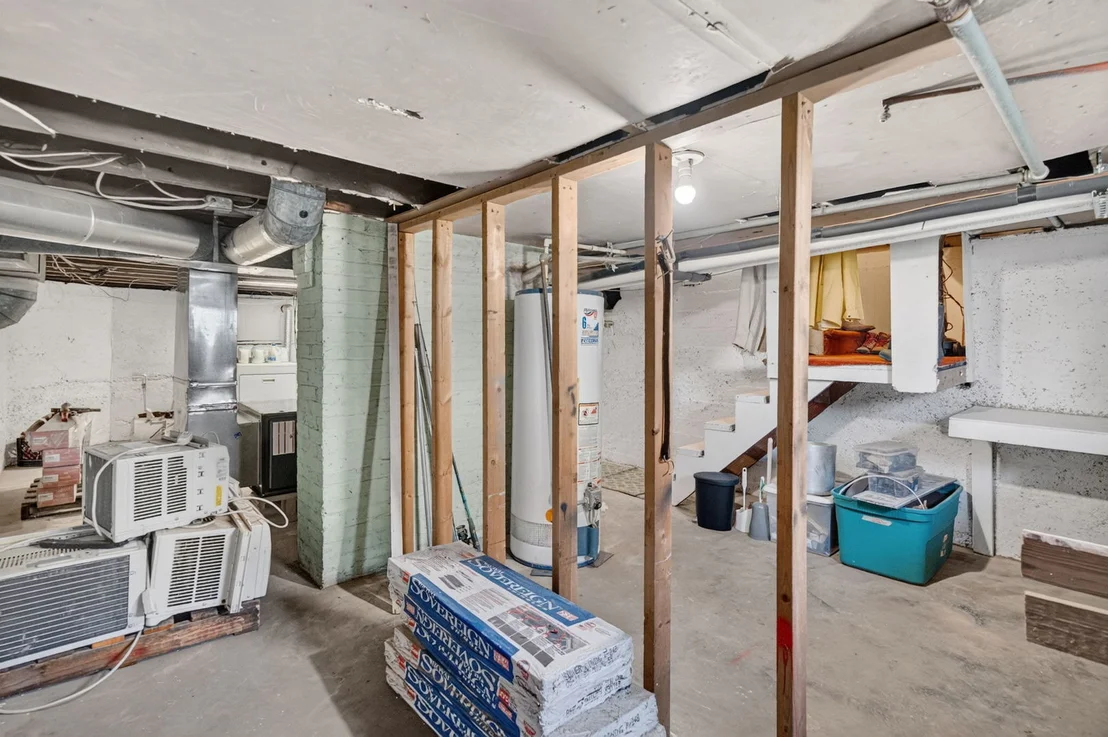 Photo of 105 N Main St