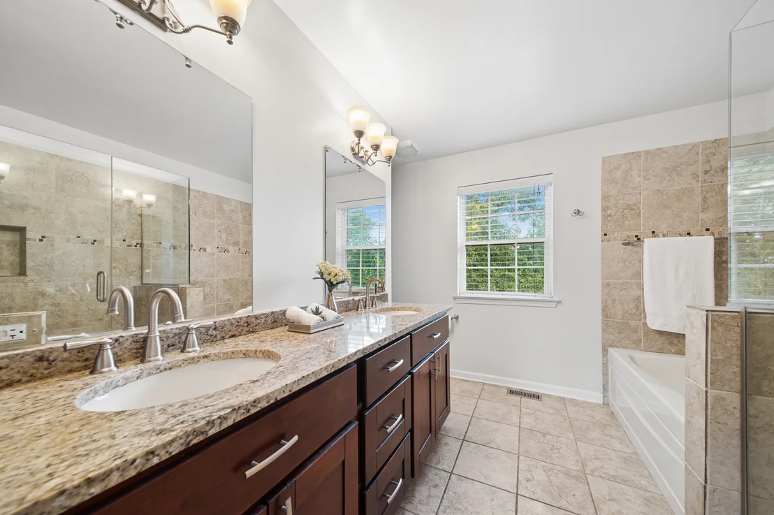 Photo of 567 Lakeview Drive