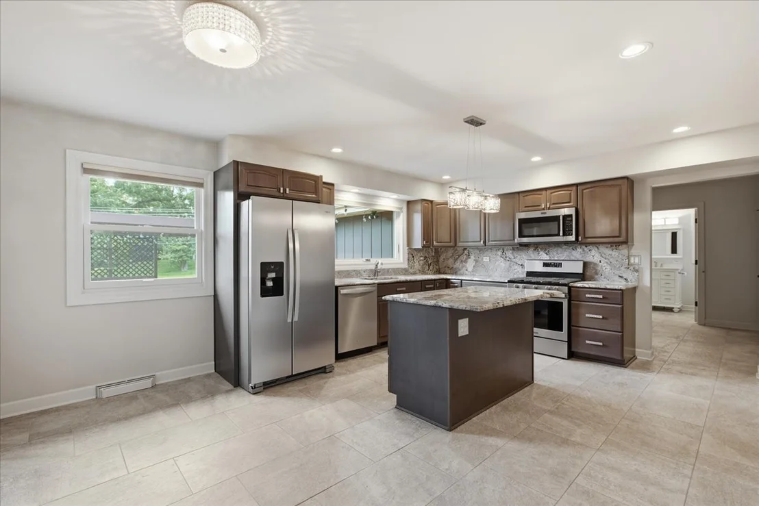 Photo of 6 Meadowood Drive