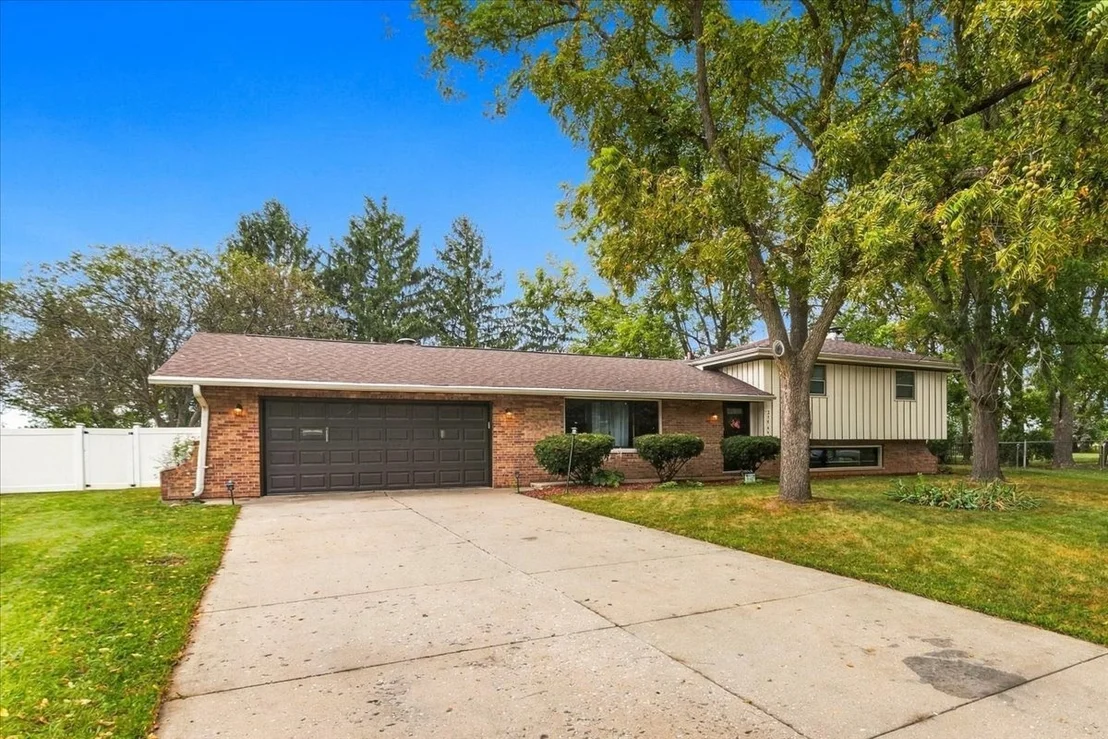 Photo of 23949 W Plainsman Circle