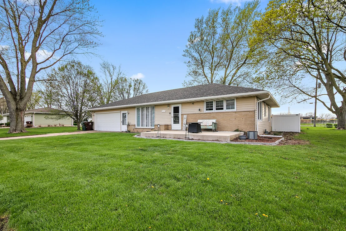 Photo of 325 N Elm Street