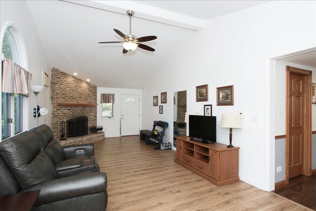 Photo of 130 WESTVIEW Street
