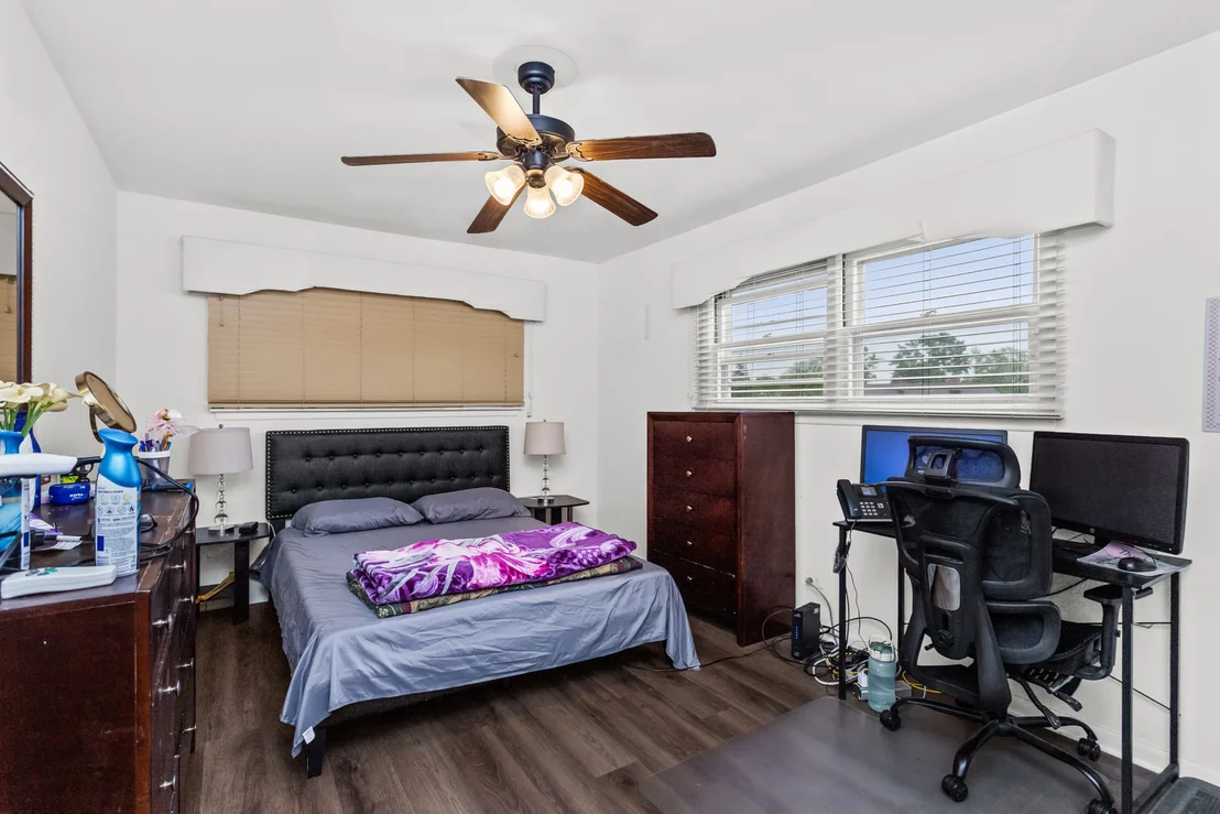 Photo of 7638 Maple Street