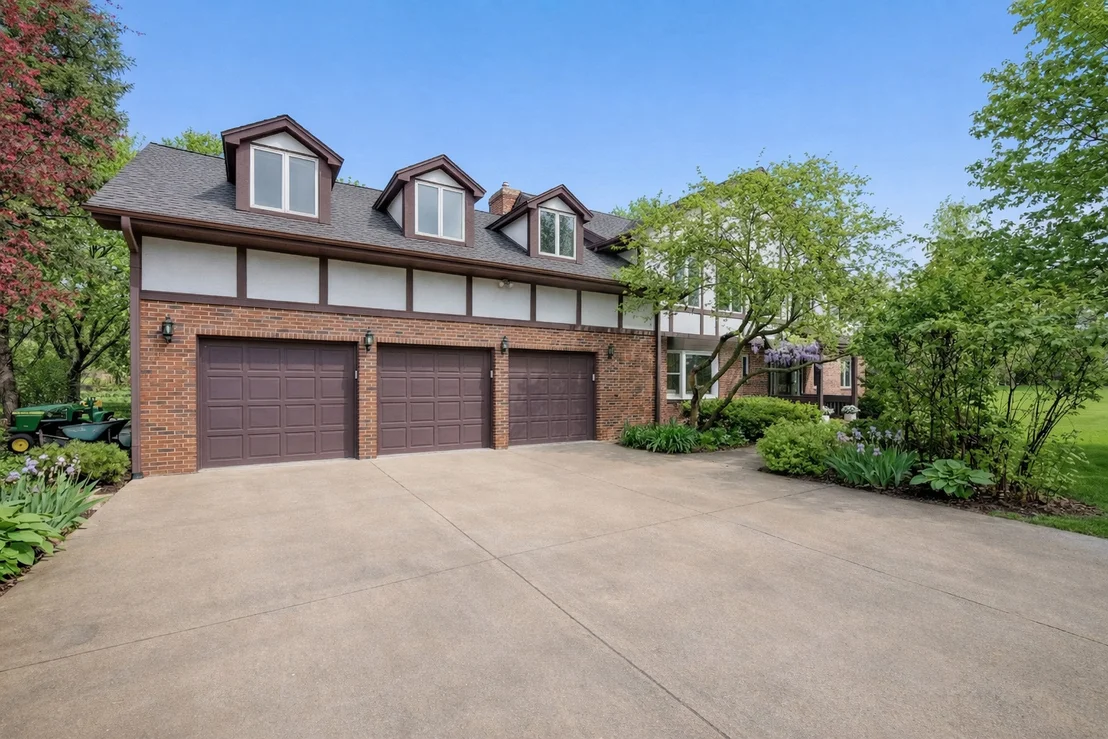 Photo of 21839 Cambridge Drive