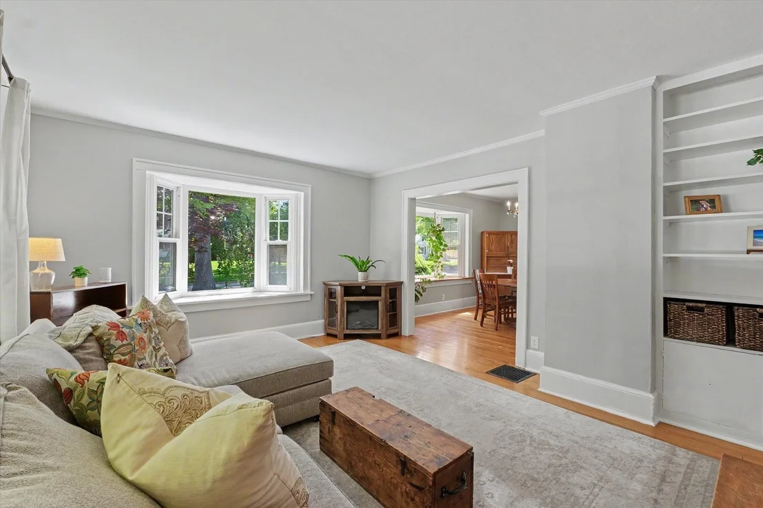 Photo of 1202 W Healey Street