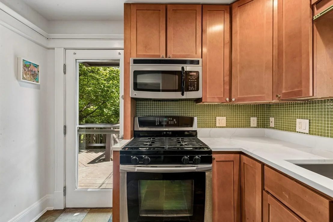 Photo of 848 Carpenter Avenue