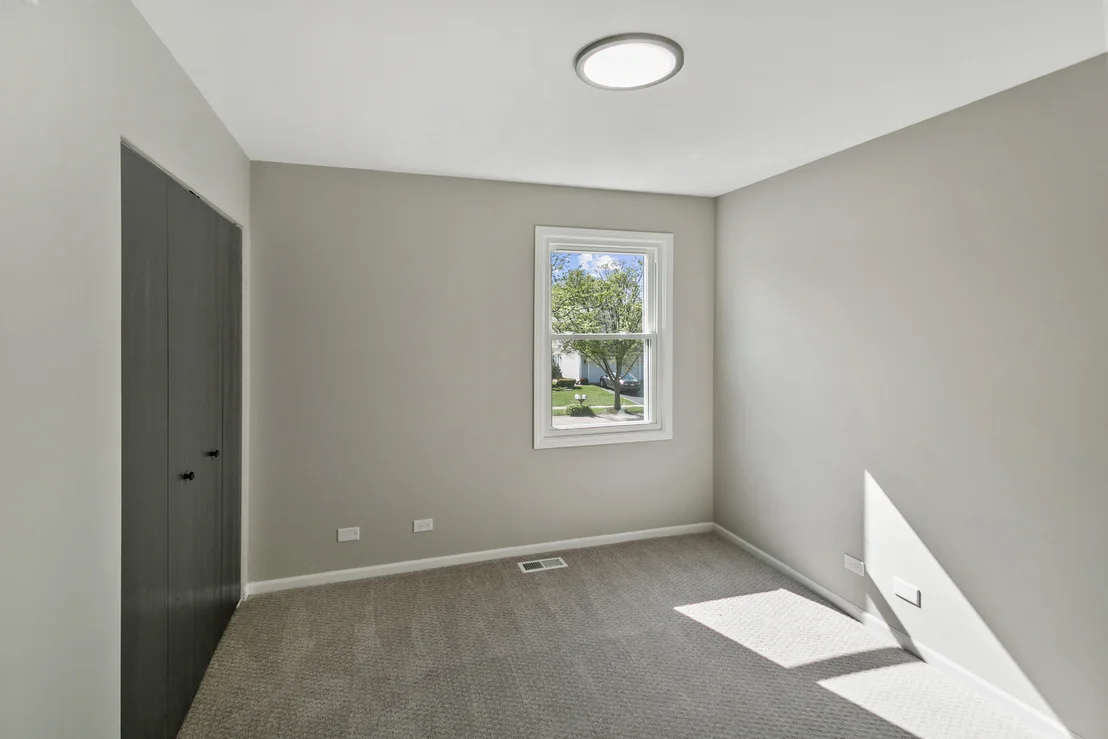Photo of 731 Roaring Brook Lane