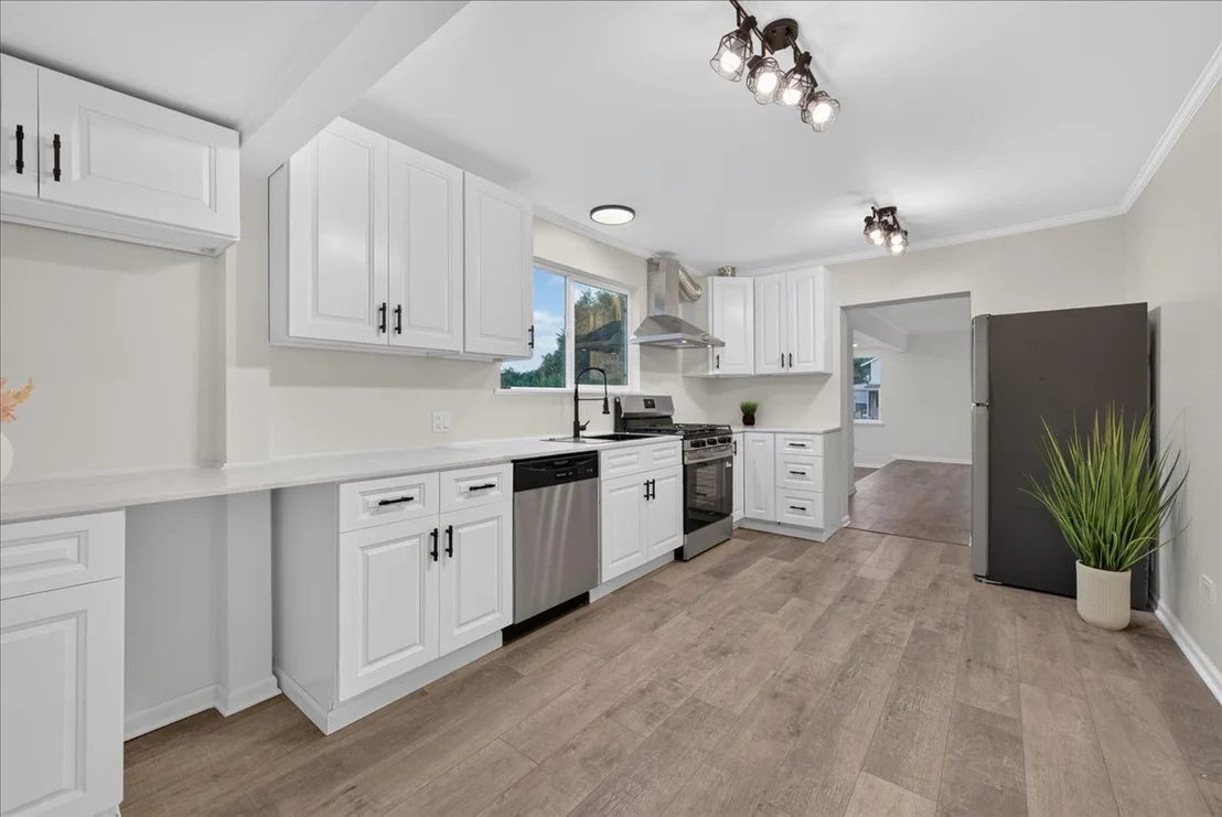 Photo of 211 N Graylynn Drive