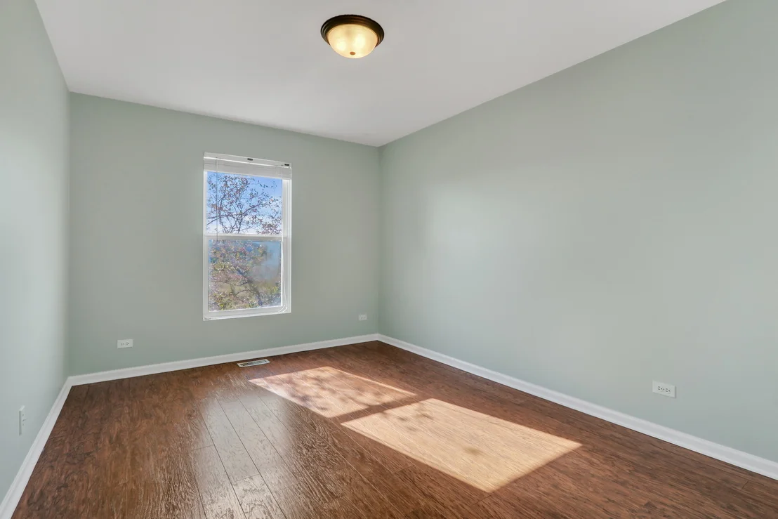 Photo of 2833 Waterfront Avenue