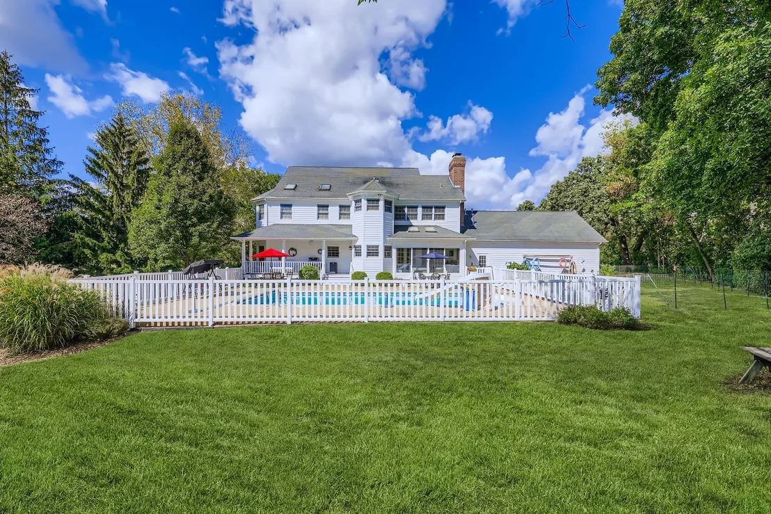 Photo of 13N441 Coombs Road