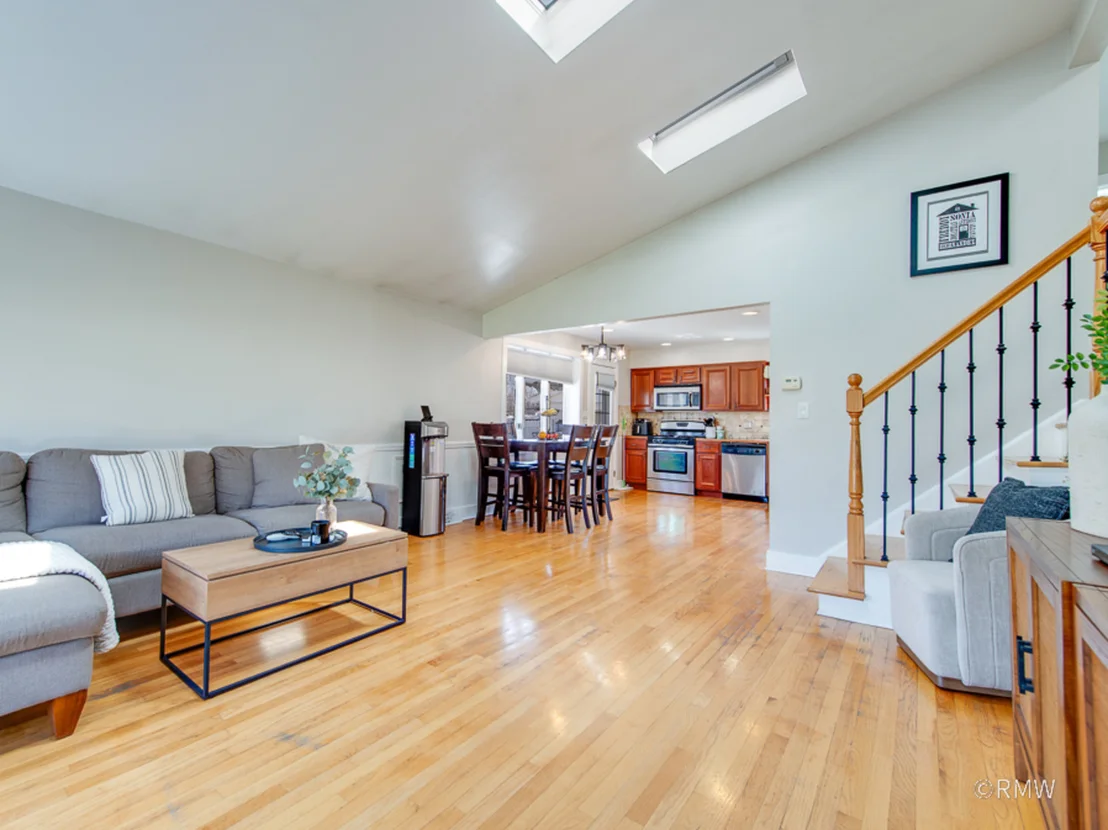 Photo of 51 W ROZANNE Drive
